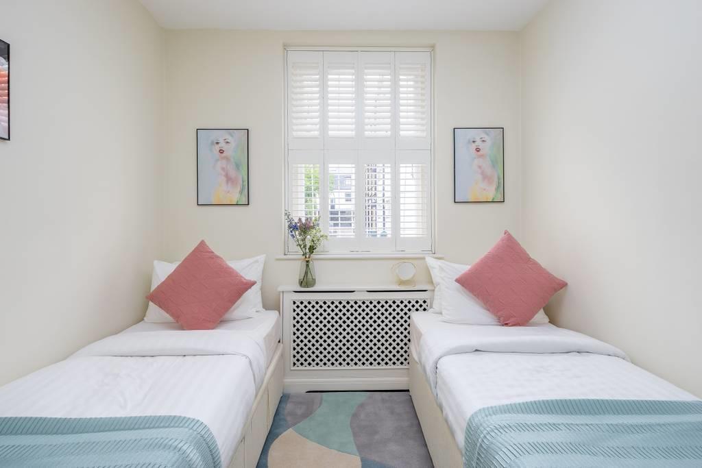 Cornwall Gardens By Lime Street * London
