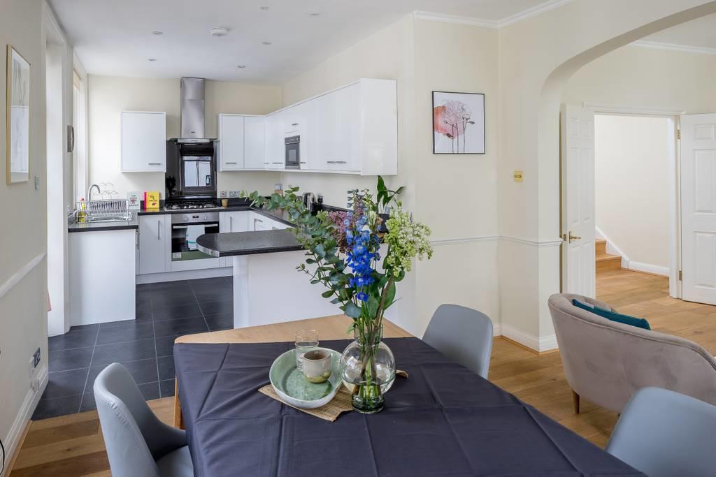 Cornwall Gardens By Lime Street Londra